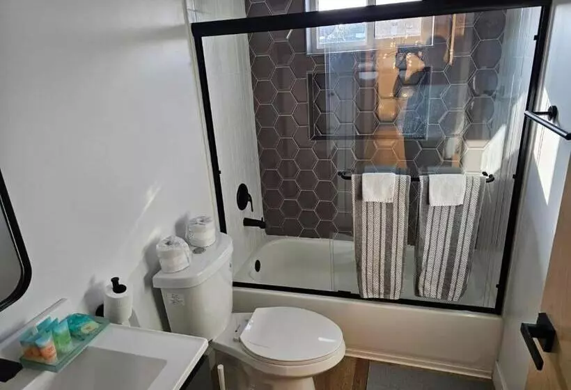 Stayspro   Hollywood Homes Minutes To Everything Spacious And Free Parking