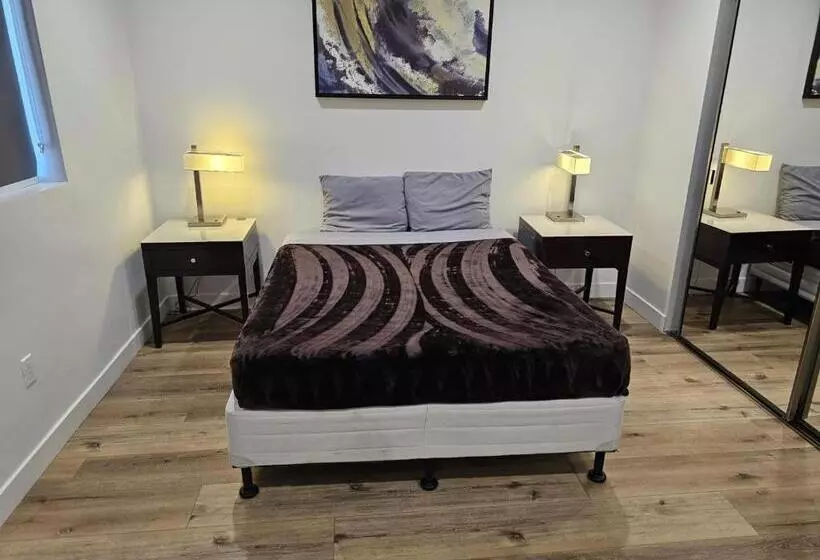 Stayspro   Hollywood Homes Minutes To Everything Spacious And Free Parking