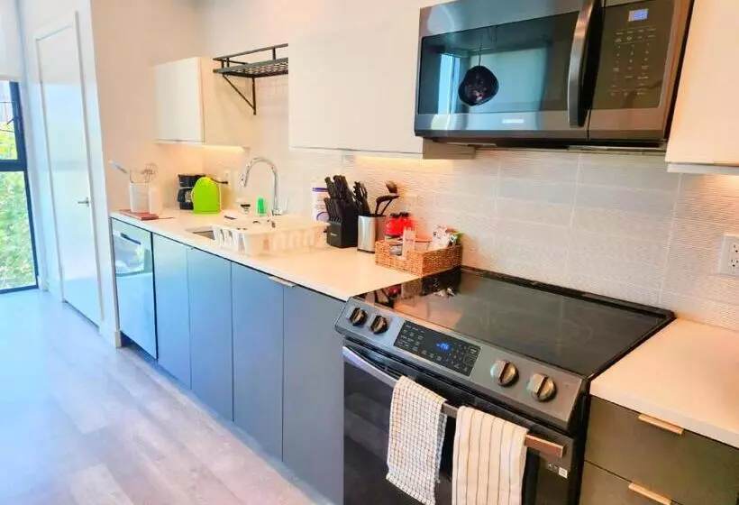 Stayspro   Hollywood Homes Minutes To Everything Spacious And Free Parking