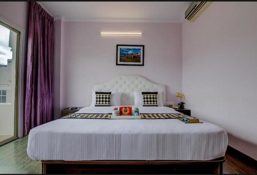 Hotel Chris Whitefield