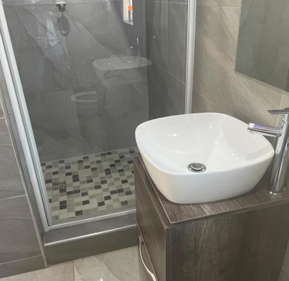 펜션 Martyrs Guest House Palace