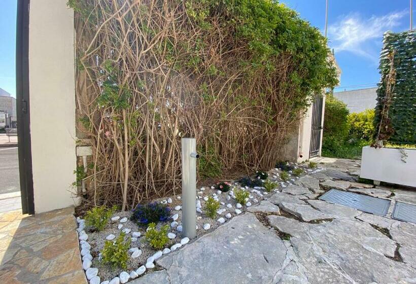 Nocleg ze śniadaniem Affittacamere Piazza Mameli