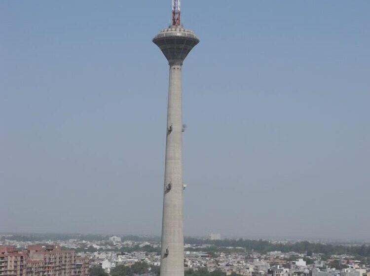 هتل Olive Saffron