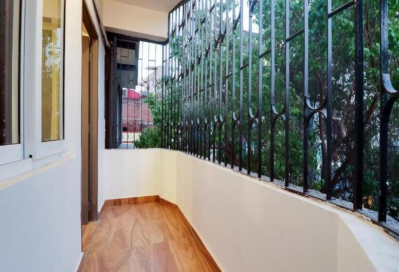 هتل Oyo 79957 Oyo Townhouse Clark Inn