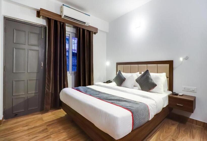 هتل Oyo 79957 Oyo Townhouse Clark Inn