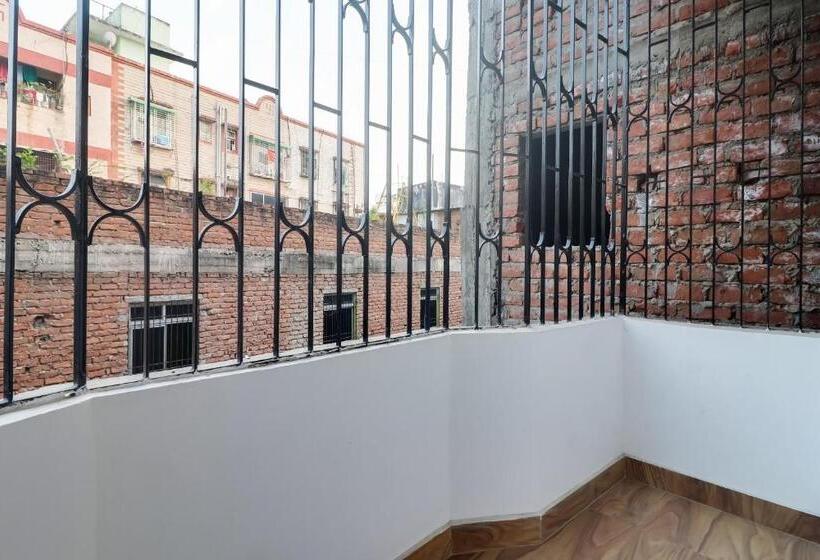 هتل Oyo 79957 Oyo Townhouse Clark Inn