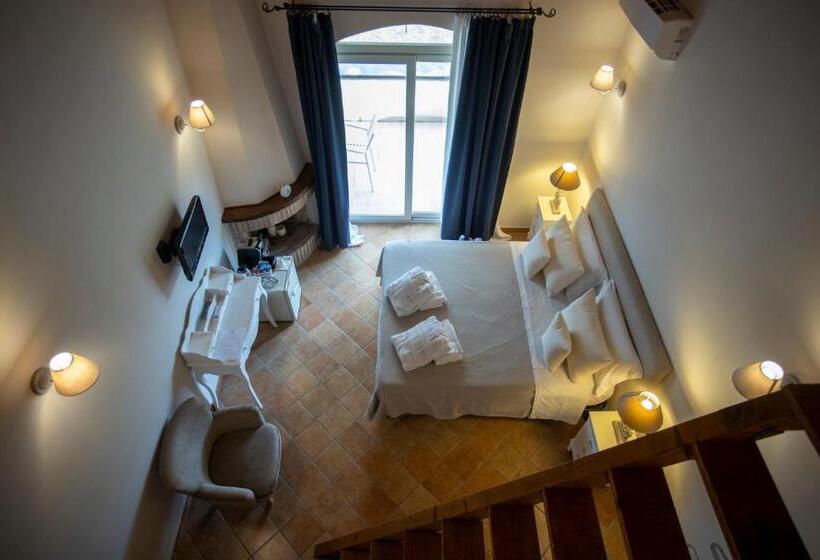 ホテル Relais Colle Buono