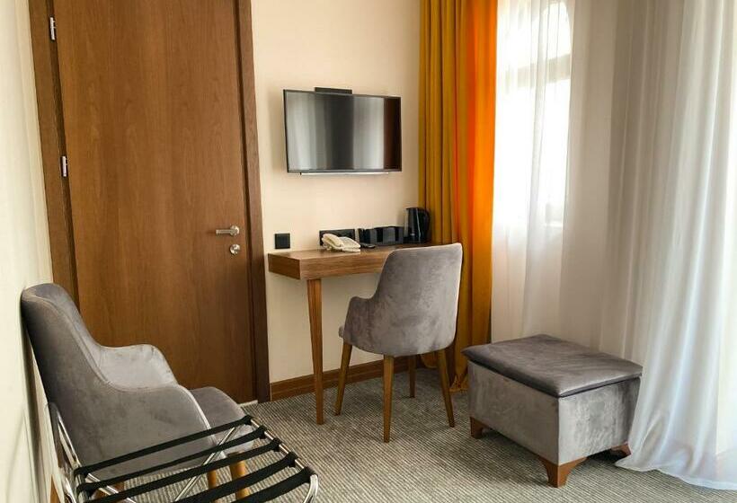 هتل Tsinandali Resort & Spa