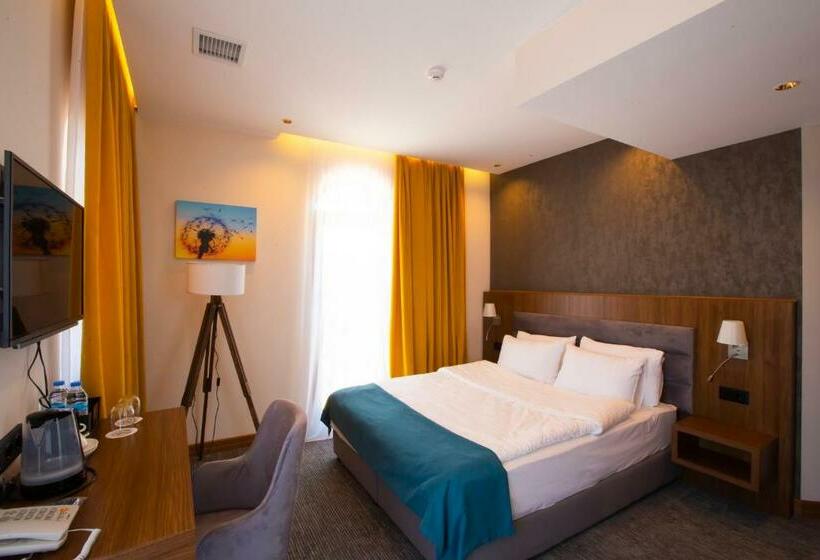 هتل Tsinandali Resort & Spa