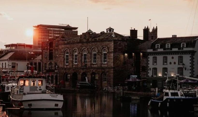 The Three Crowns B&b