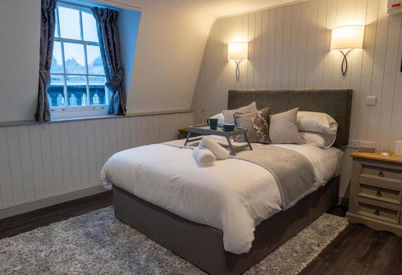 The Three Crowns B&b