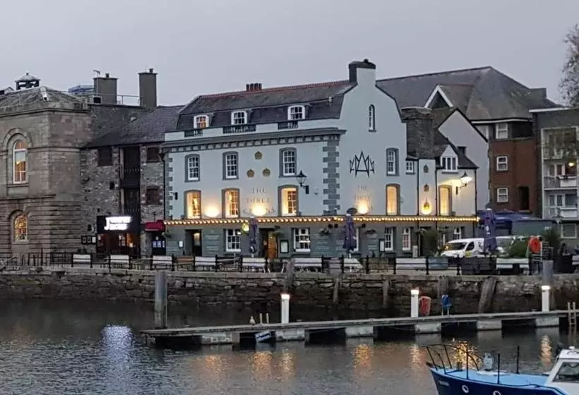 The Three Crowns B&b