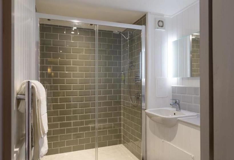 The Three Crowns B&b