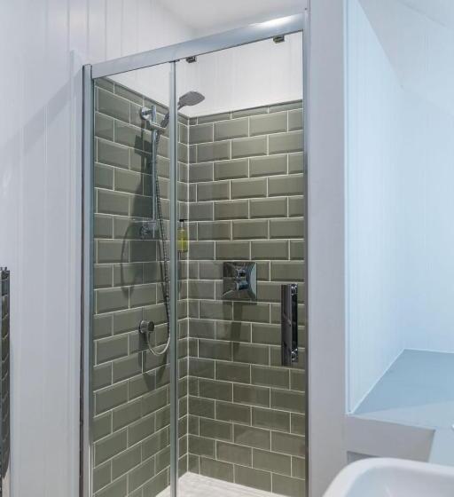 The Three Crowns B&b