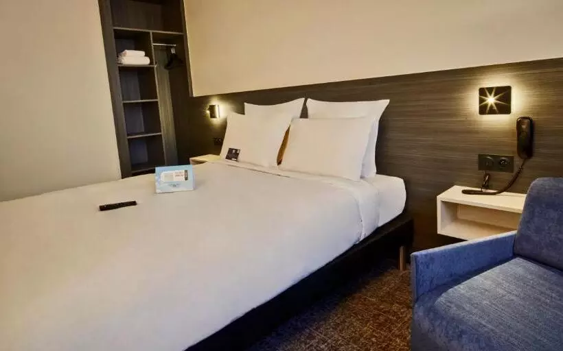 Hotelli Kyriad Combslaville  Senart