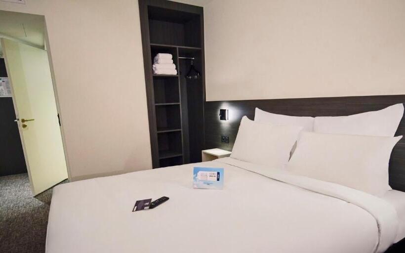 酒店 Kyriad Combslaville Senart