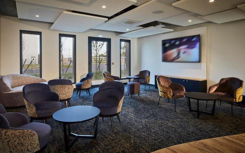 酒店 Kyriad Combslaville Senart