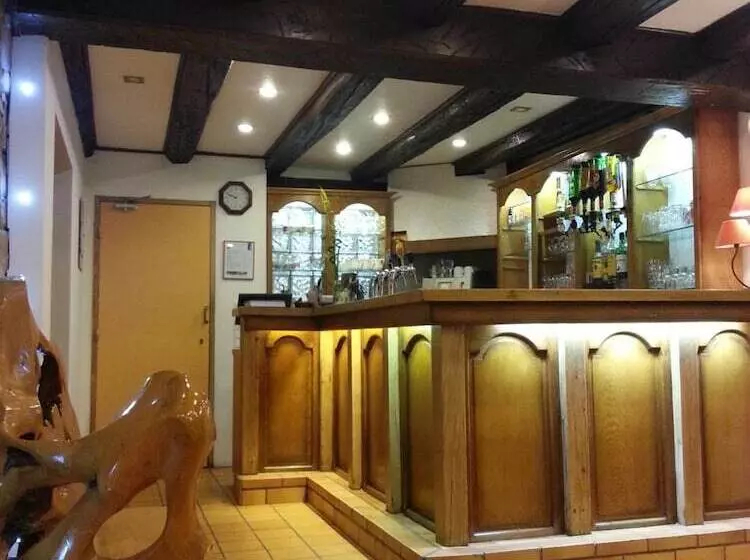 Отель A L'arbre Vert