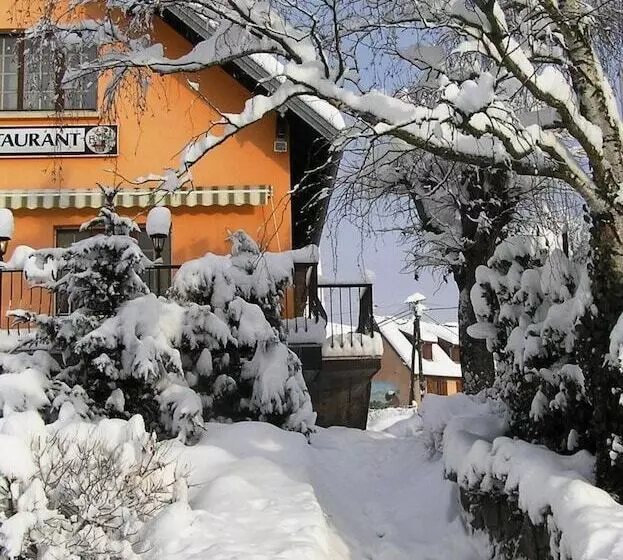 Отель A L'arbre Vert