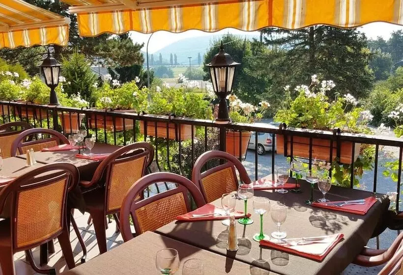 Отель A L'arbre Vert