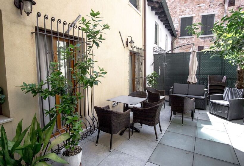 Hotel Antigo Trovatore