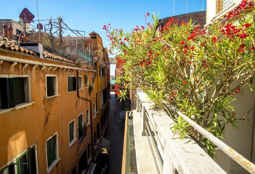 Hotel Antigo Trovatore