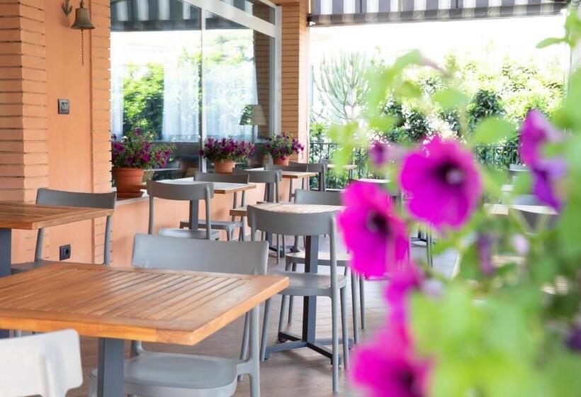 בית מלון כפרי Ariston