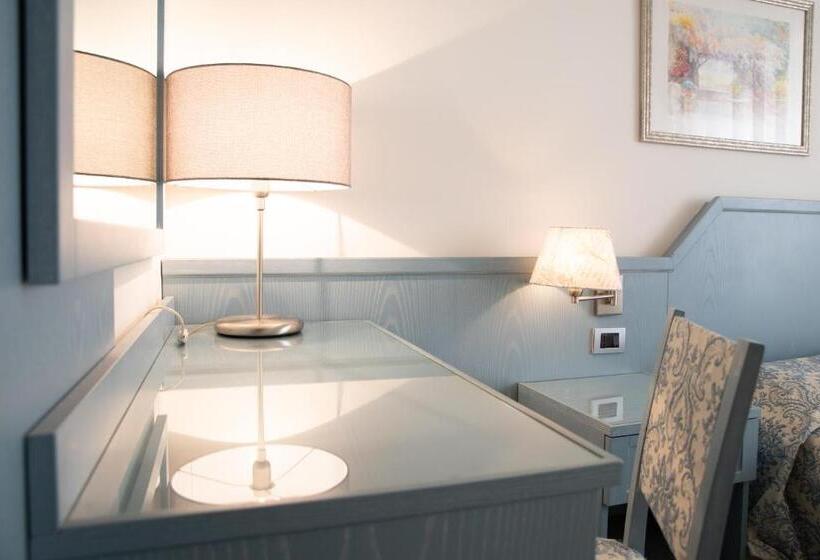 בית מלון כפרי Ariston