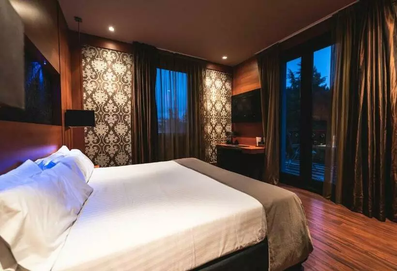 Отель Balneario Font Vella Adults Only