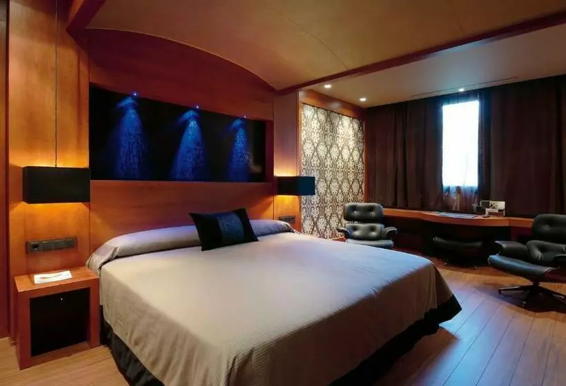 Отель Balneario Font Vella Adults Only