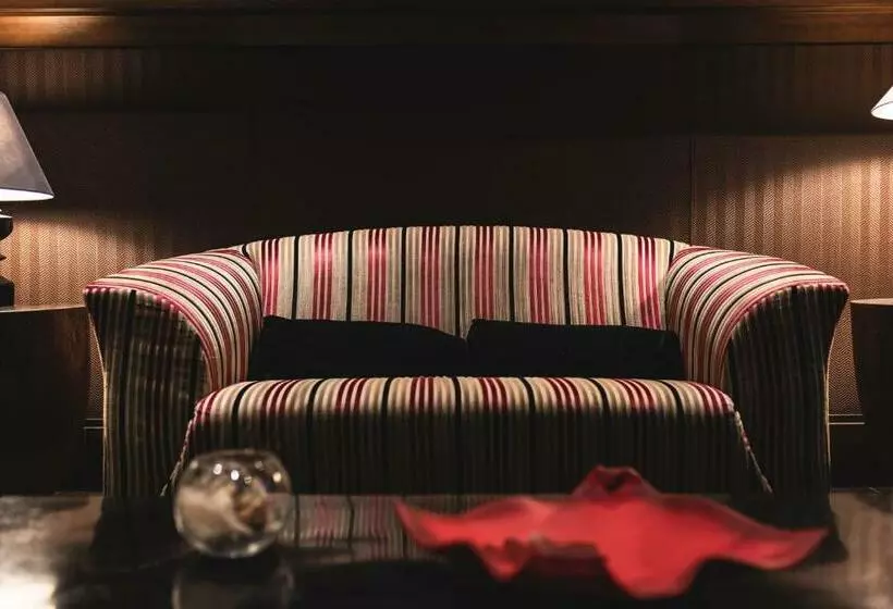 Отель Balneario Font Vella Adults Only