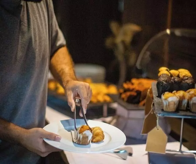 Отель Balneario Font Vella Adults Only