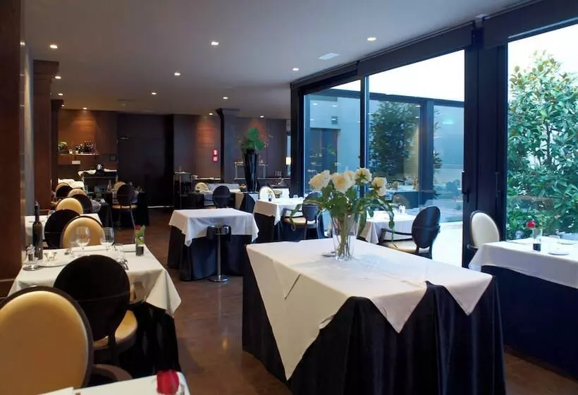 Отель Balneario Font Vella Adults Only