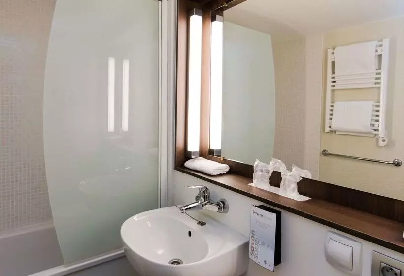 هتل Campanile Deauville Saint Arnoult