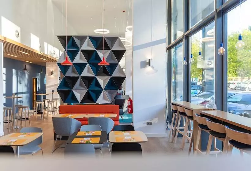 Отель Holiday Inn Express Porto Exponor, An Ihg