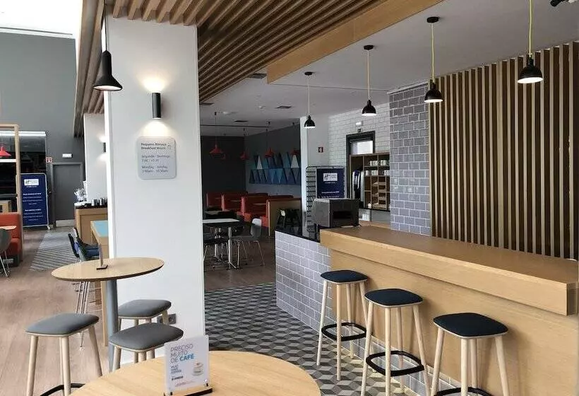 Отель Holiday Inn Express Porto Exponor, An Ihg