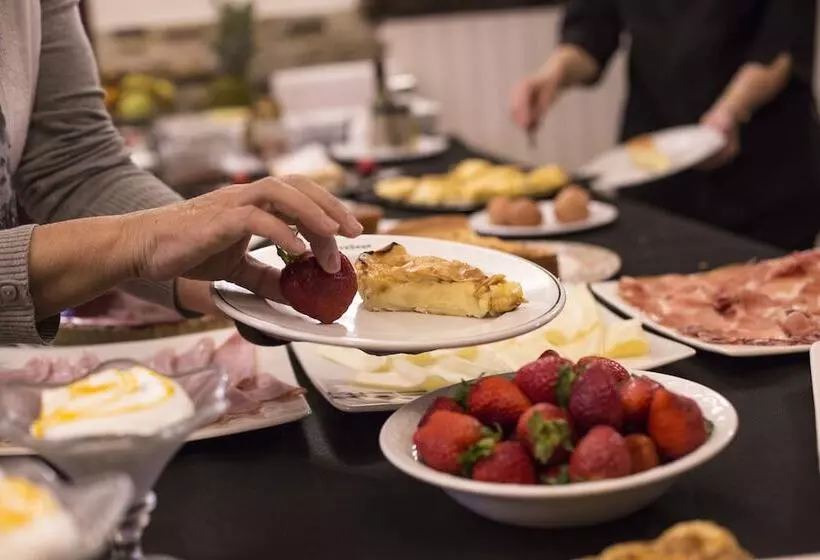 Отель Larrañaga