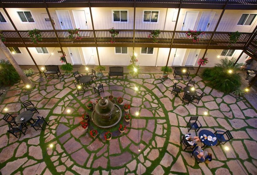 בית מלון כפרי Ocean Beach