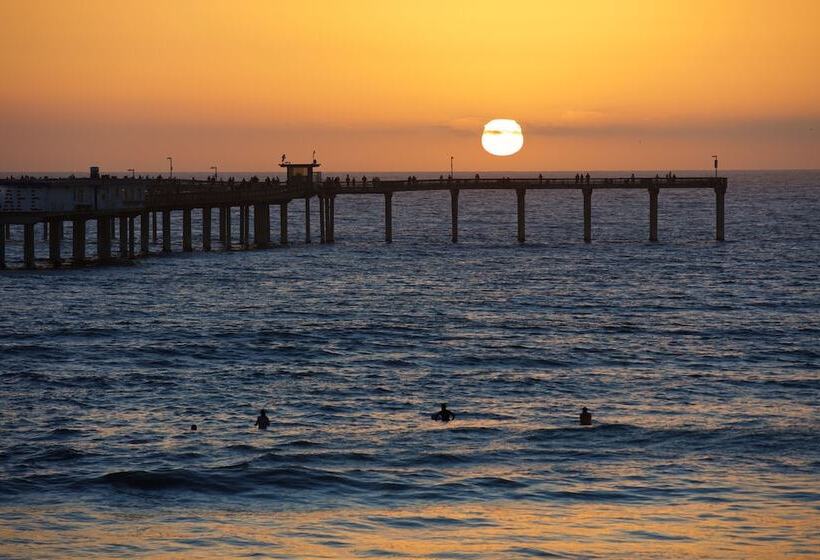 בית מלון כפרי Ocean Beach