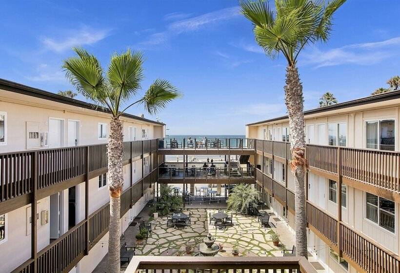 בית מלון כפרי Ocean Beach