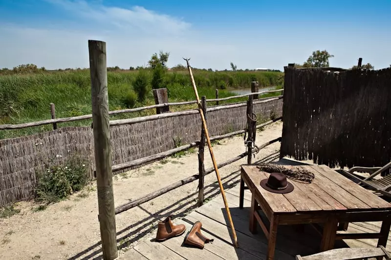 ホテル Hôtel Restaurant Les Arnelles