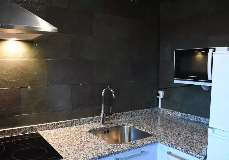 هتل La Tronera Del Bierzo Restaurante