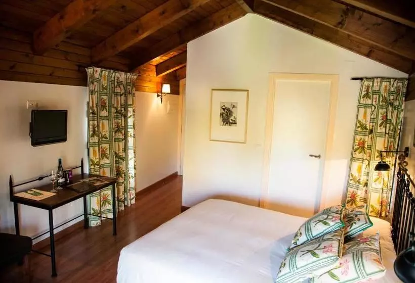 هتل La Tronera Del Bierzo Restaurante