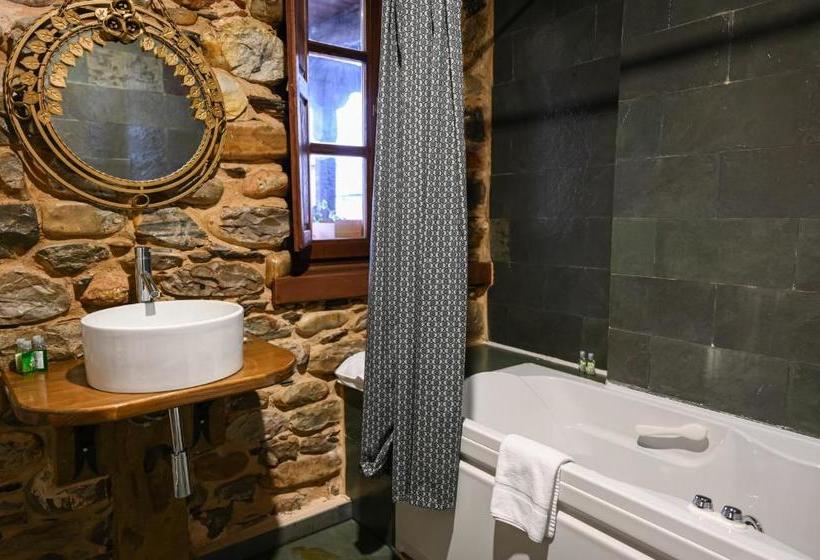 فندق La Tronera Del Bierzo Restaurante