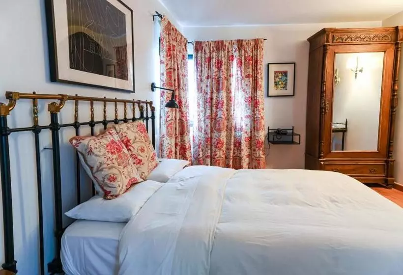 هتل La Tronera Del Bierzo Restaurante