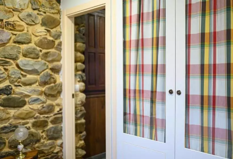 هتل La Tronera Del Bierzo Restaurante