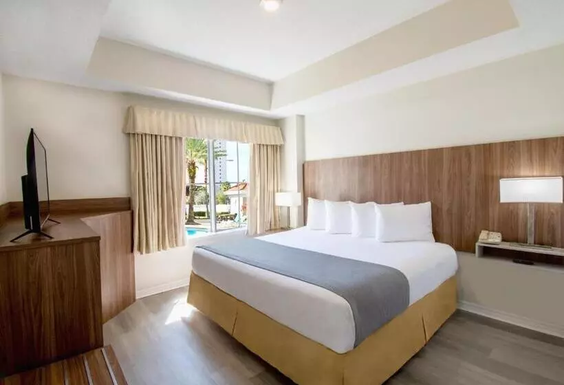 The Point Hotel & Suites Universal