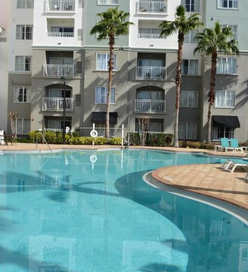 The Point Hotel & Suites Universal