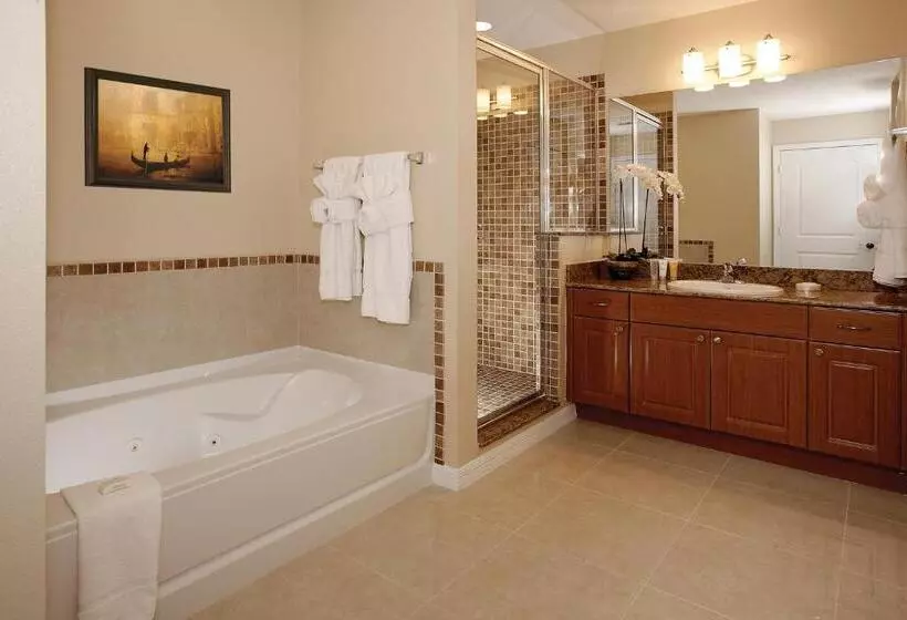 The Point Hotel & Suites Universal