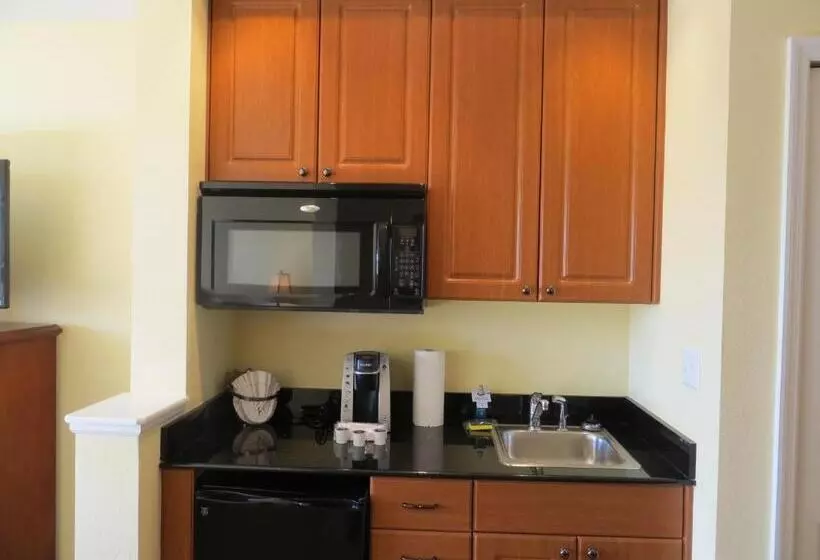 The Point Hotel & Suites Universal